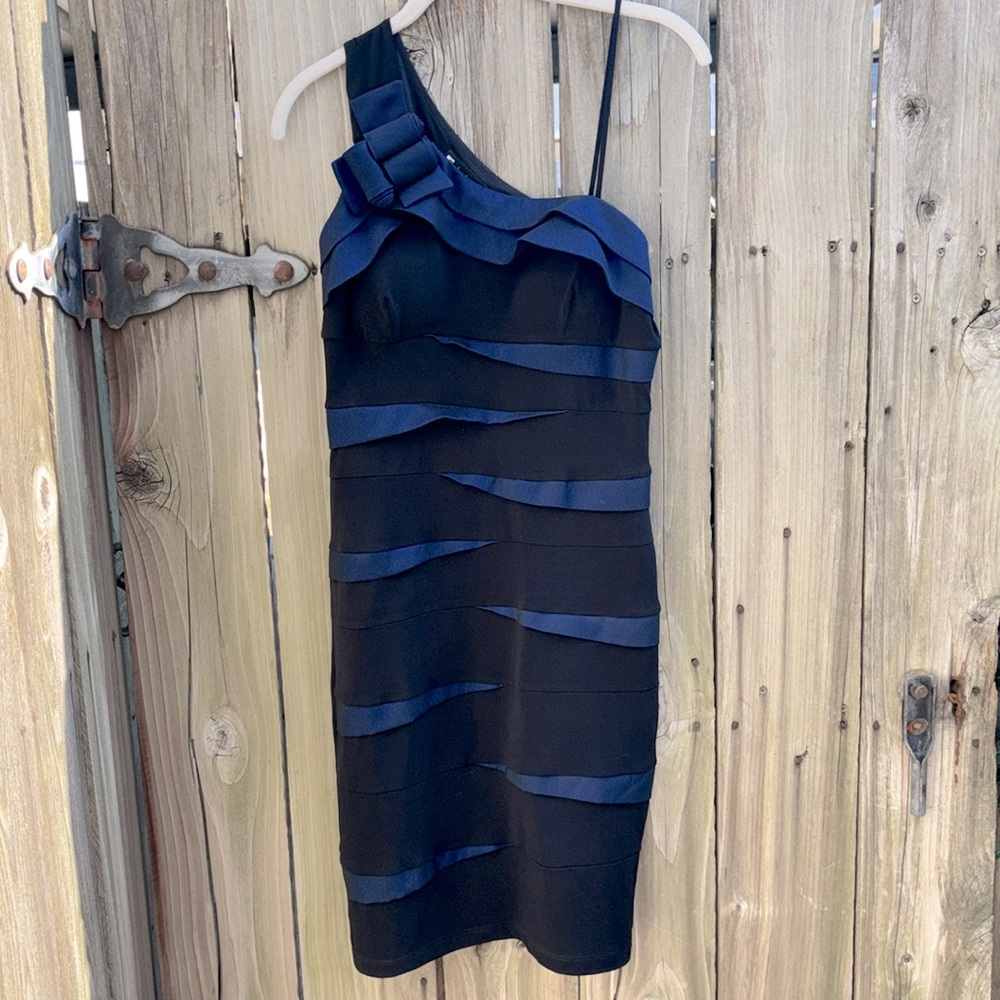 Valerie Bertinelli Little Black Dress Blue Asymmetrical Cocktail Wedding Size 6